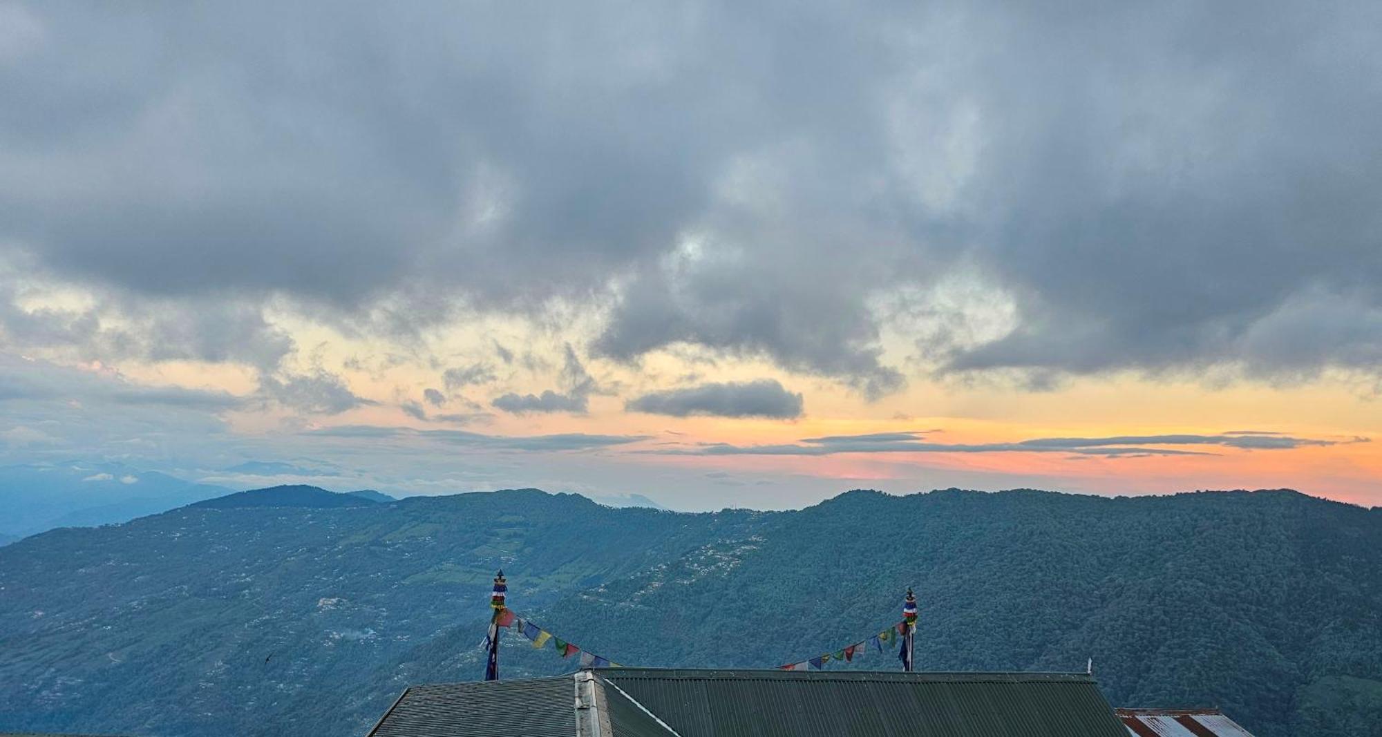 Hotel Golden Orchid Dardzsiling Kültér fotó