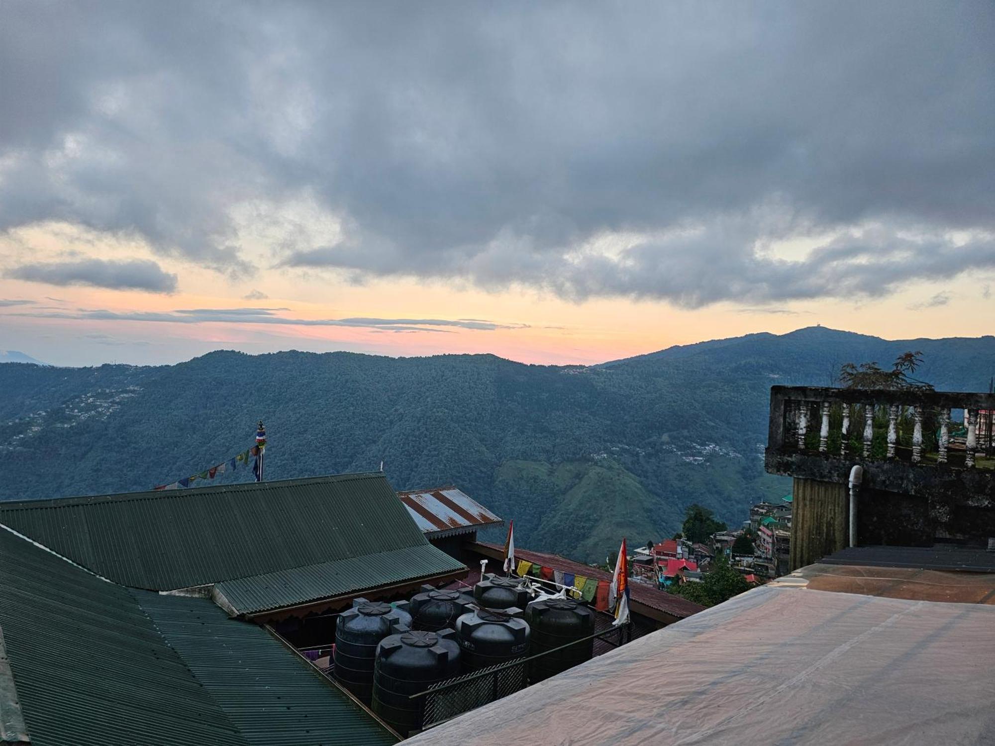 Hotel Golden Orchid Dardzsiling Kültér fotó